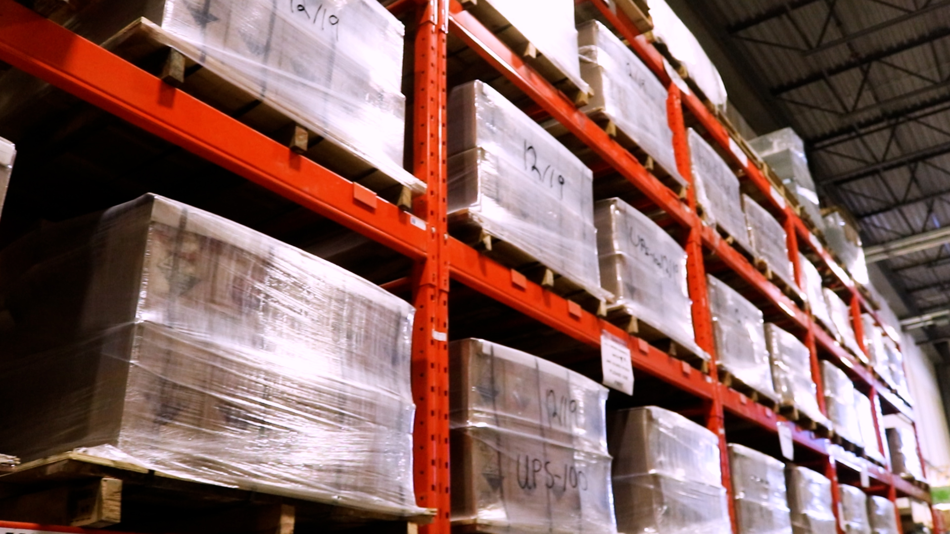 battery electric warehouse storage of boxes